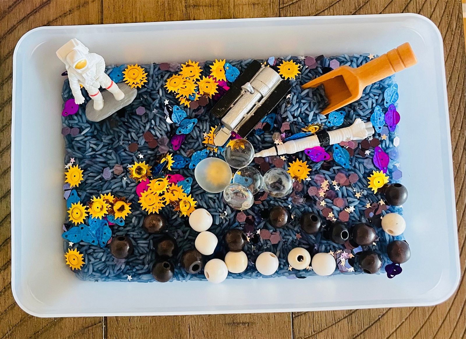 Space theme sensory bin small - NR creations
